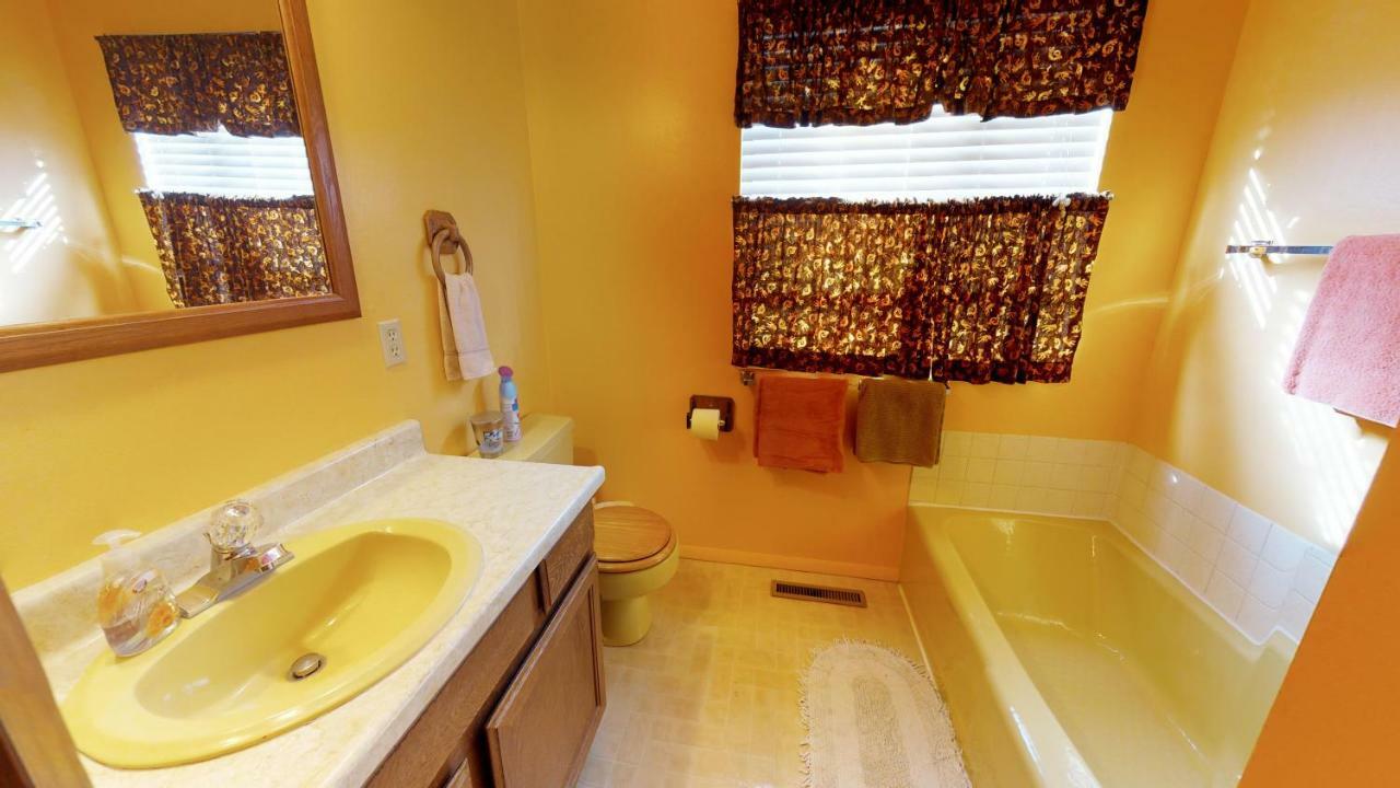 Hideout Ft Abajo 2 Bedroom Cabin, Stunning Views, Secluded! Monticello Luaran gambar